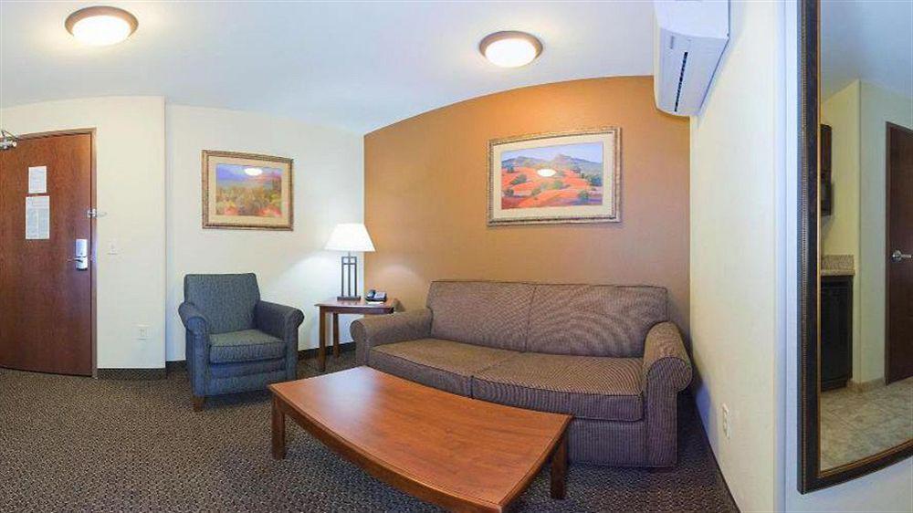 Holiday Inn Express & Suites Trinidad By Ihg Εξωτερικό φωτογραφία