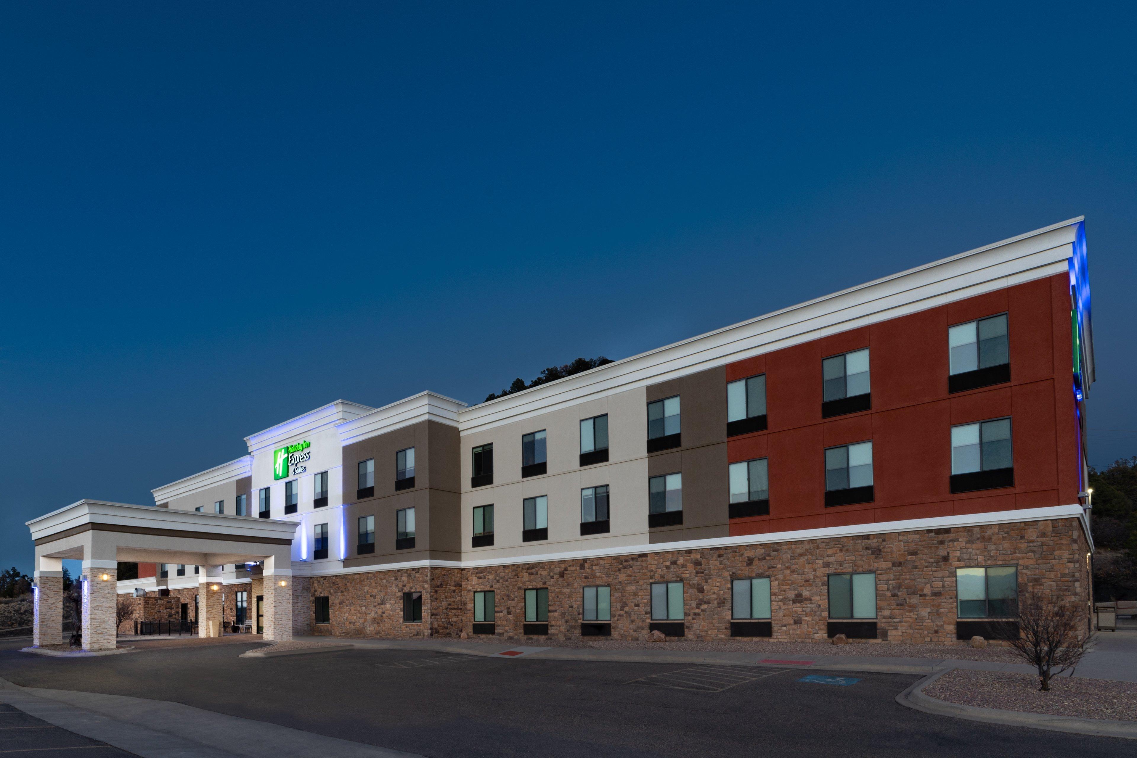 Holiday Inn Express & Suites Trinidad By Ihg Εξωτερικό φωτογραφία